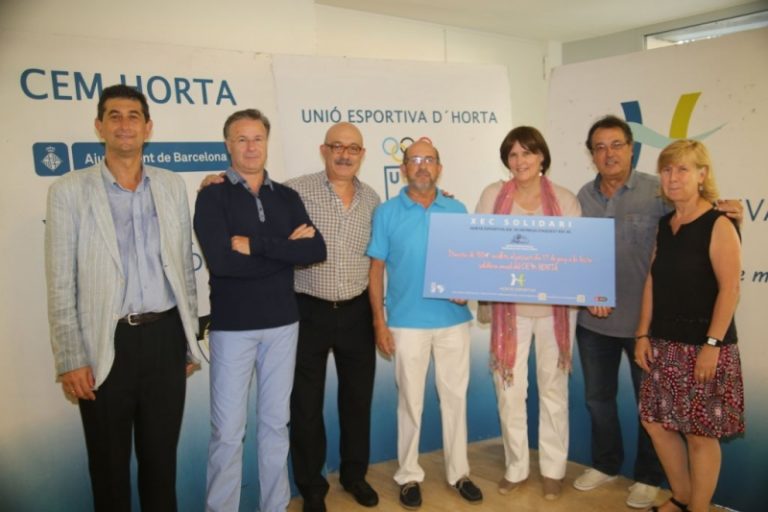 Entregat el xec solidari de 700 € a la Parròquia de Sant Joan d’Horta