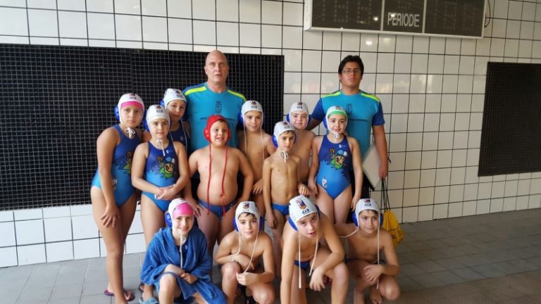 Bon joc dels equips aleví i benjamí a la Christmas Cup
