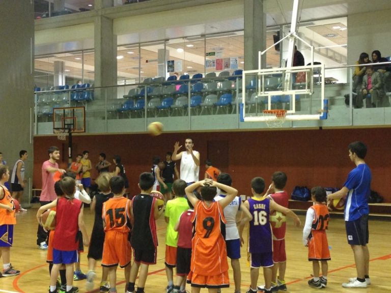 El Borja Benito, jugador del Sènior "A", amb els preminis
