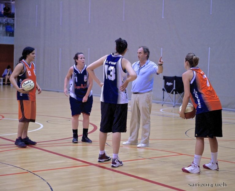 La Secció de Bàsquet presenta el seu nou Sènior femení per la temporada 2014-2015