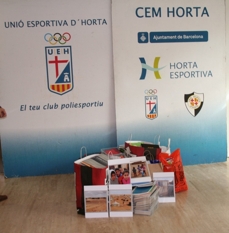 ¡El material escolar recollit per la UEH ja viatja cap al Sàhara!