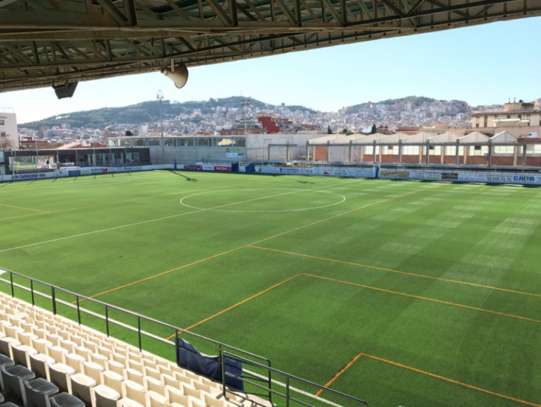 Estrenem la gespa del camp de futbol