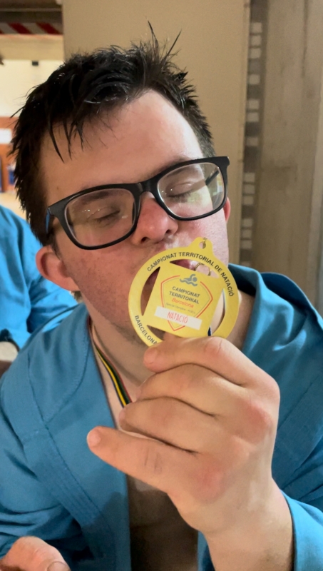 La Unió Esportiva d’Horta va acollir a més de 120 esportistes al XX Campionat territorial de Barcelona de Natació de la Federació ACELL- Special Olympics