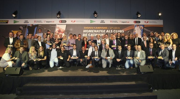 El Sènior Femení premiat a la nit dels Campions